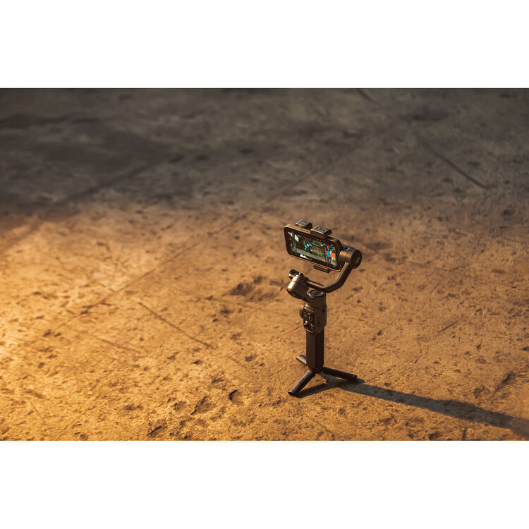 MOMENT T-SERIES 1.33X ANAMORPHIC MOBILE LENS GOLD FLARE - Image 11
