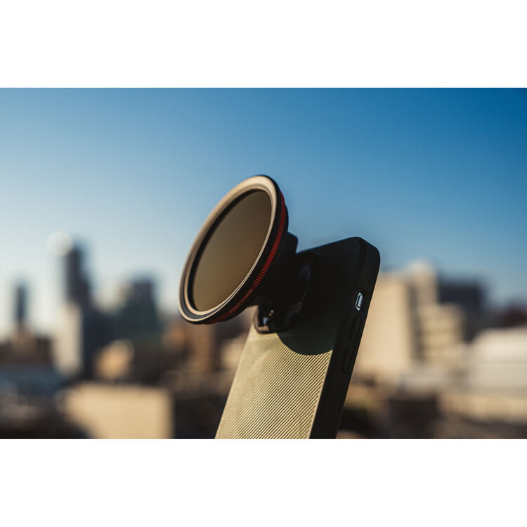 MOMENT T-SERIES 1.33X ANAMORPHIC MOBILE LENS GOLD FLARE - Image 6